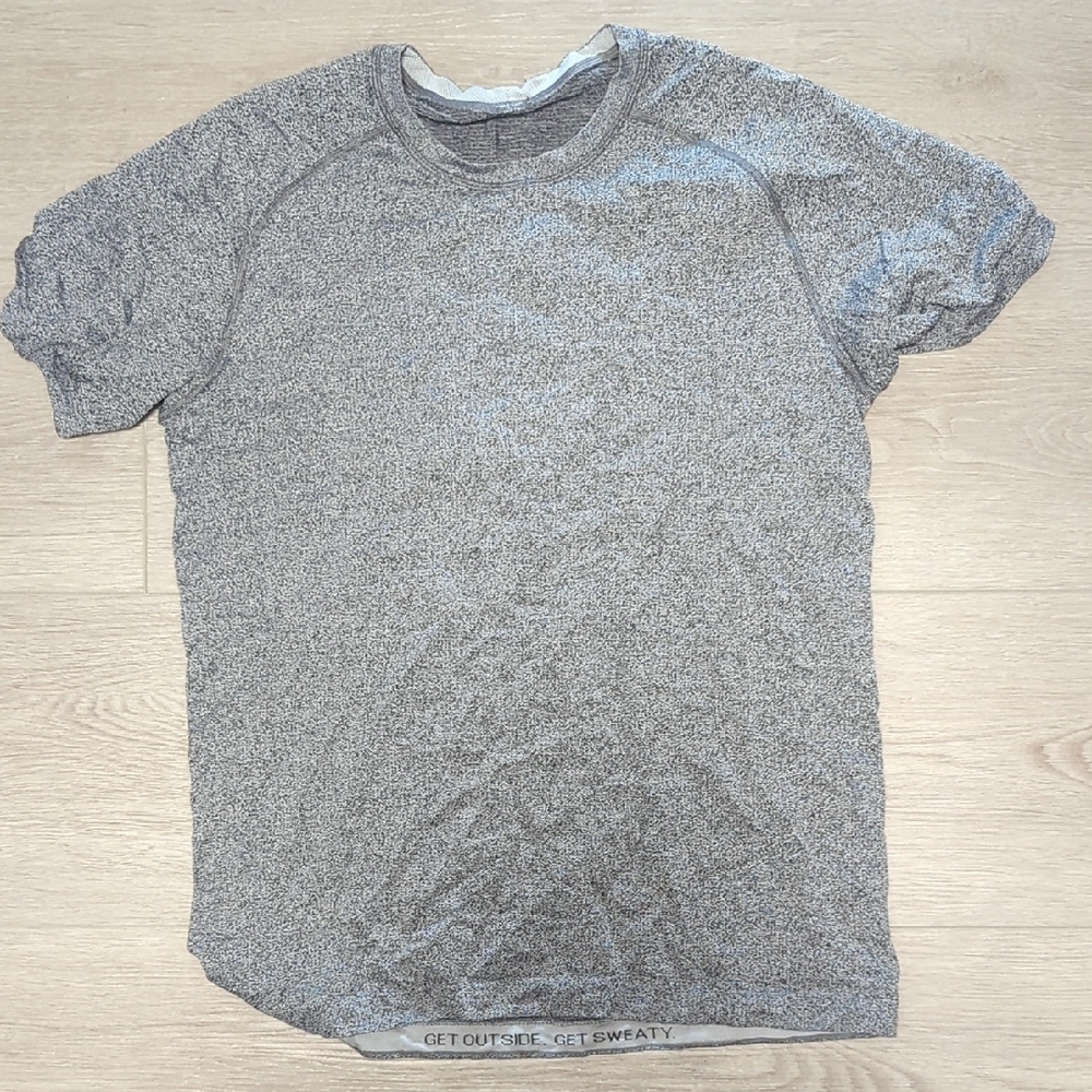 lululemon athletica Gray Short Sleeve Tee